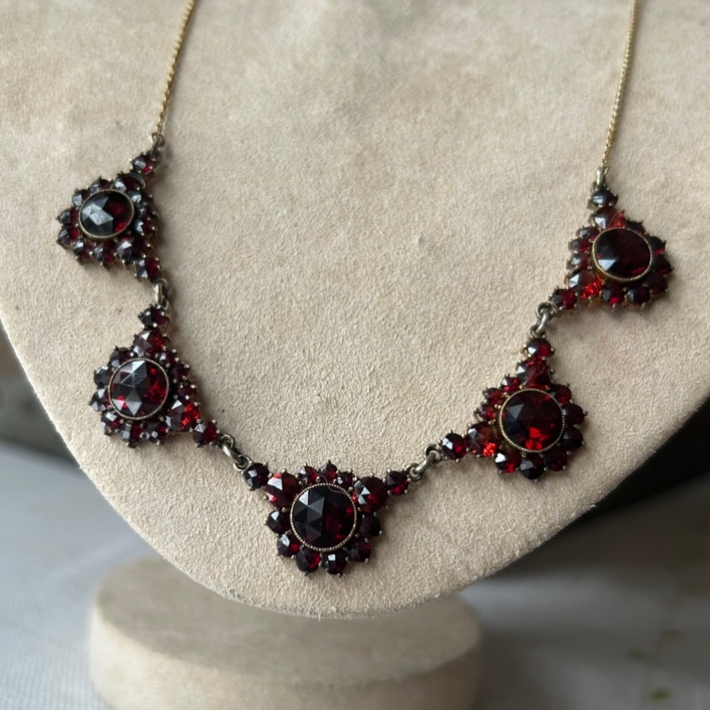 Very Vintage Rose-Cut Garnet Necklace